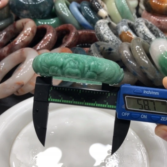 未镶嵌石英质玉珠宝半成品7