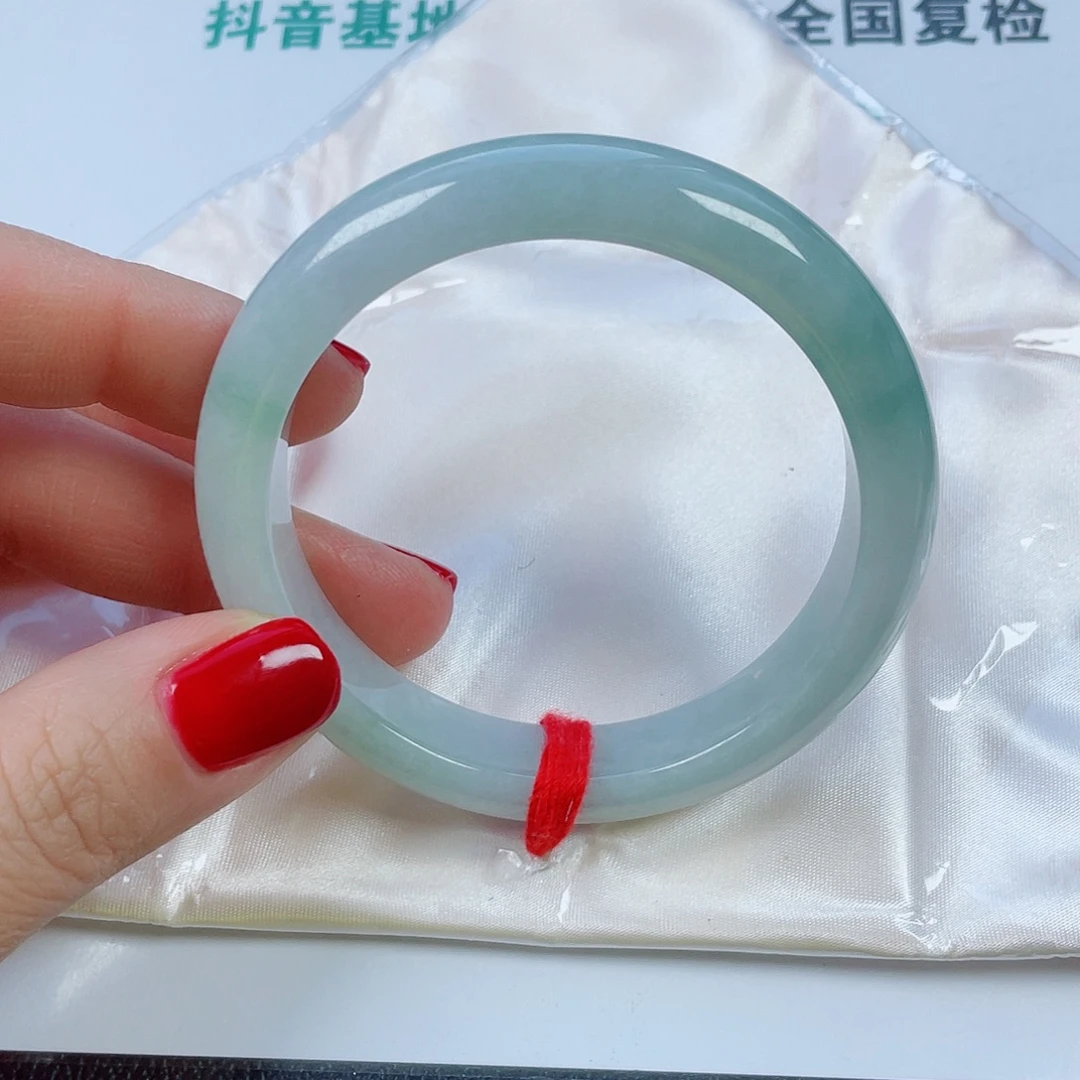 翡翠未镶嵌手镯圈口59.7宽12.8厚8.9