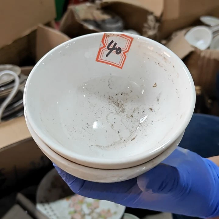 瓷片陶瓷盘子碗啥都有