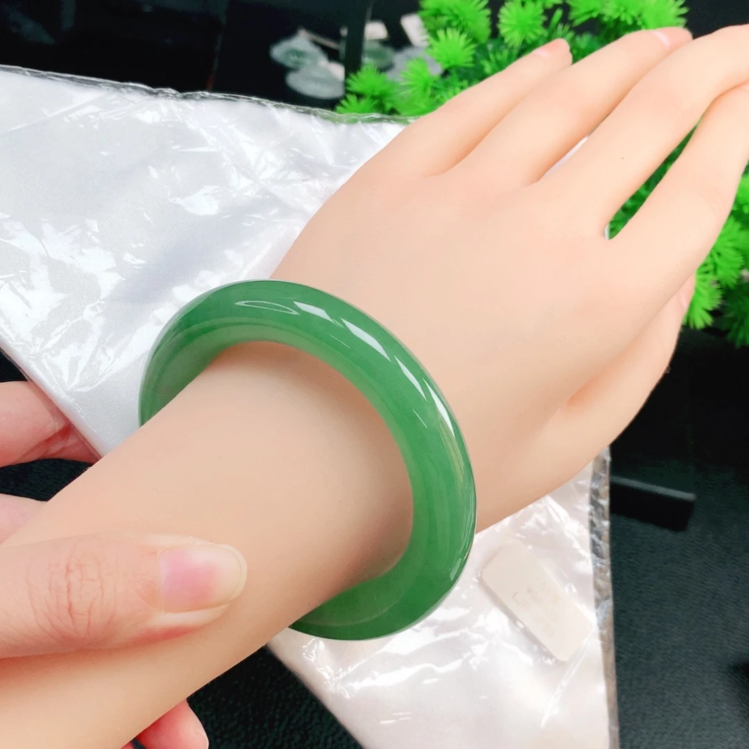 翡翠未镶嵌手镯55圈