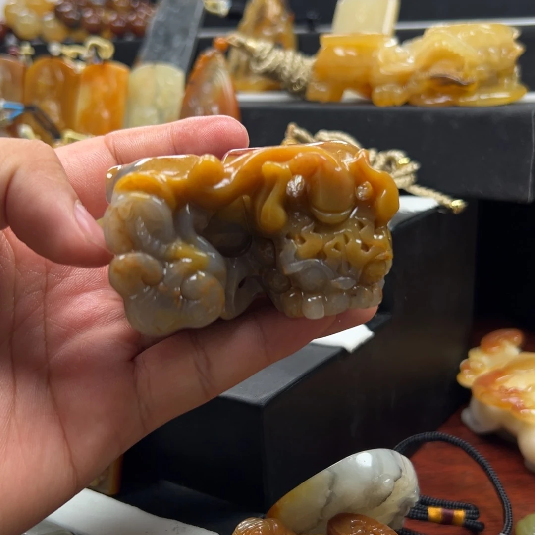 石英质玉（黄龙玉）未镶嵌多样性发货，发其一