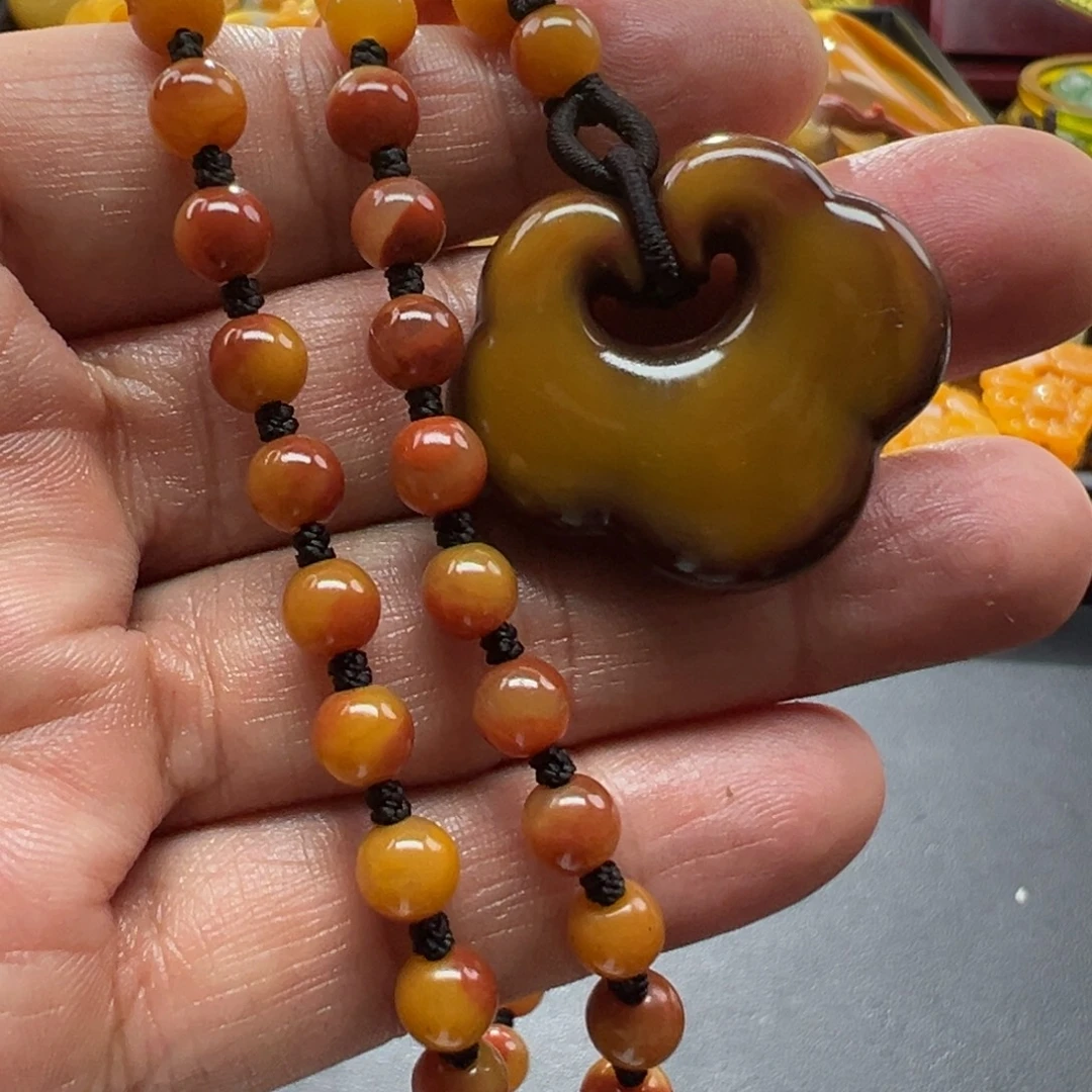 石英质玉未镶嵌颈饰