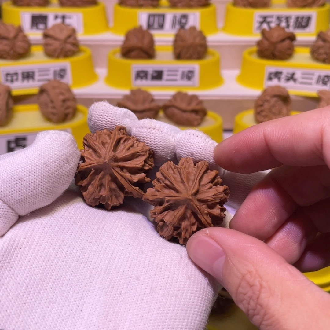 吊坠桃核岐山三棱