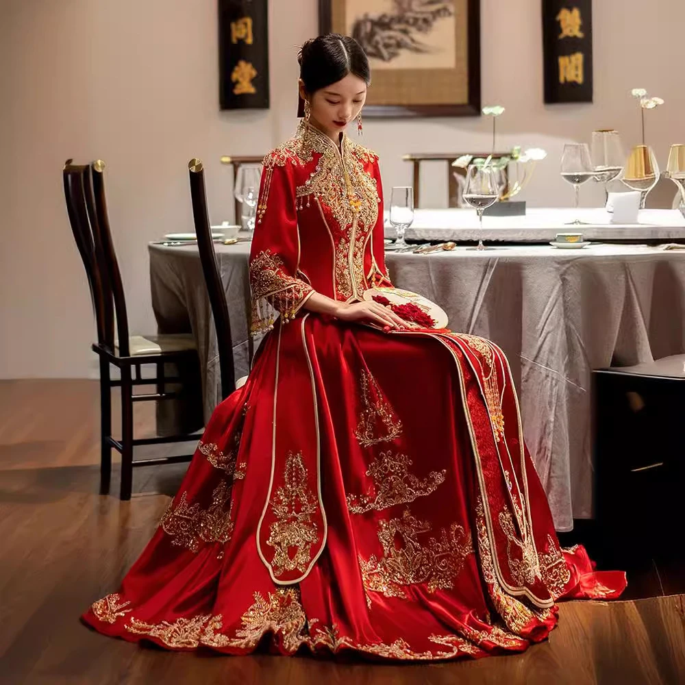 奢华新娘礼服2024新款中式嫁衣聚酯纤维冬季大气披肩款秀禾服