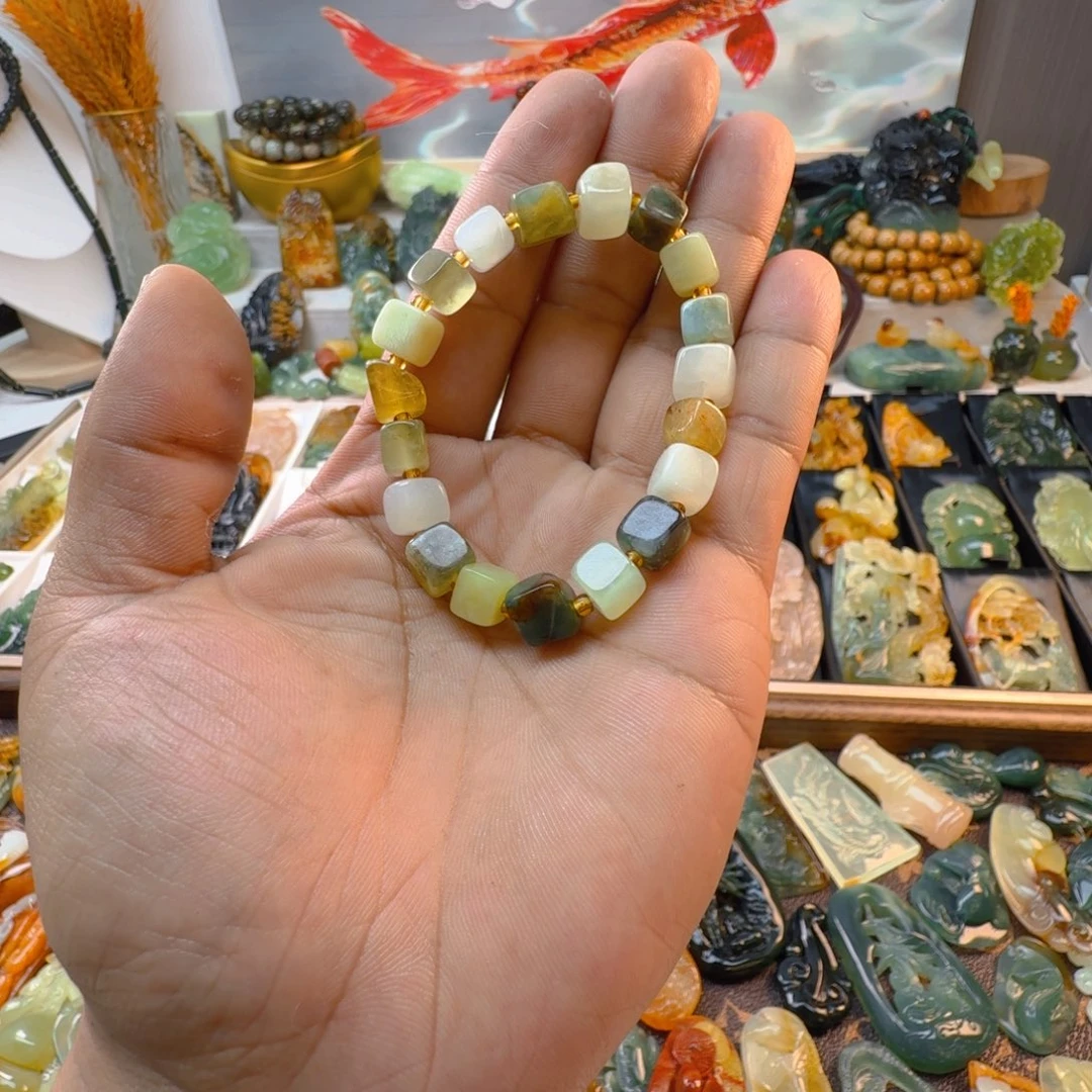 蛇纹石玉未镶嵌颈饰