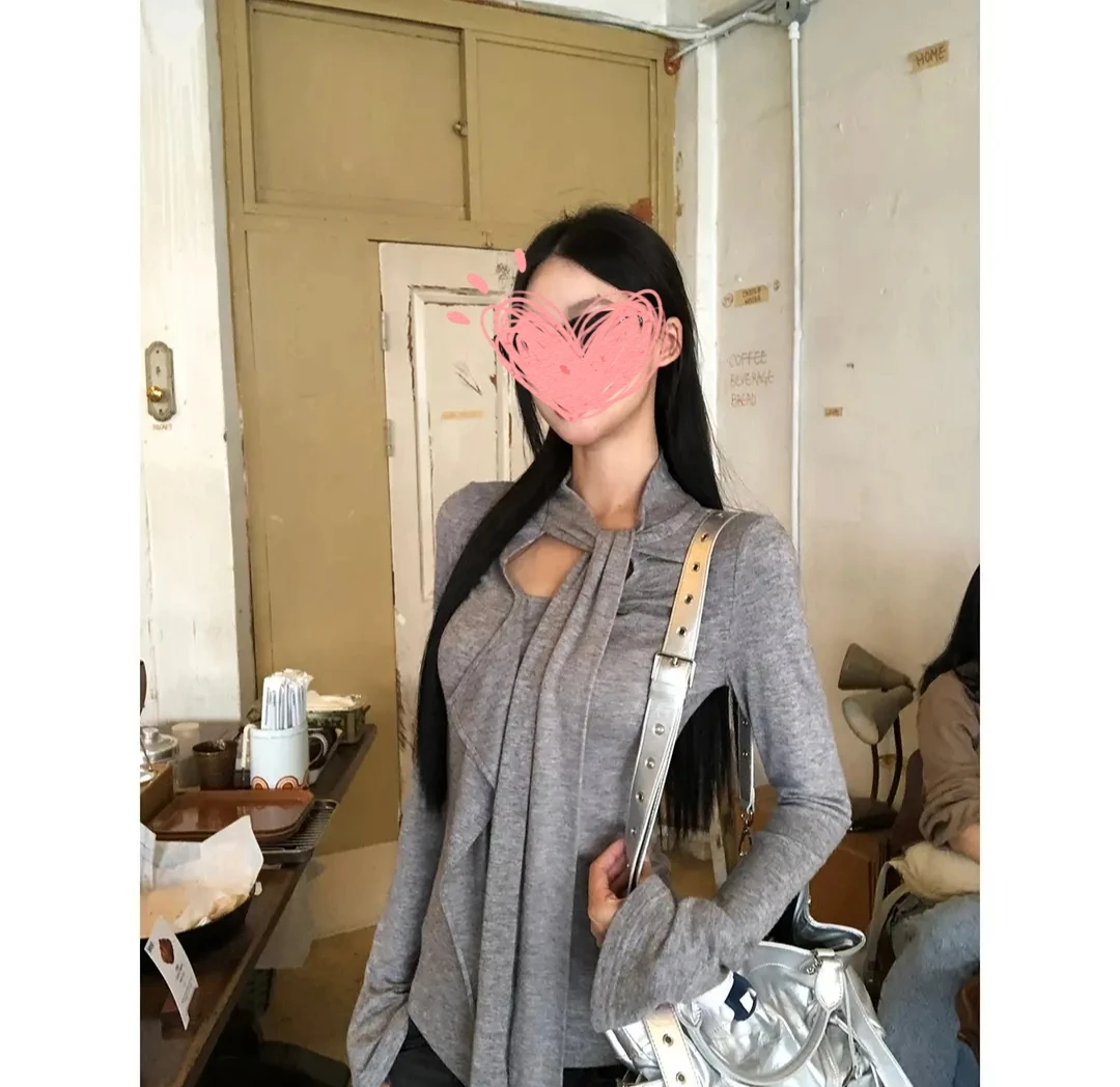 2025年早秋新款韩系穿搭设计感灰色长袖t恤修身显瘦纯欲百搭上衣