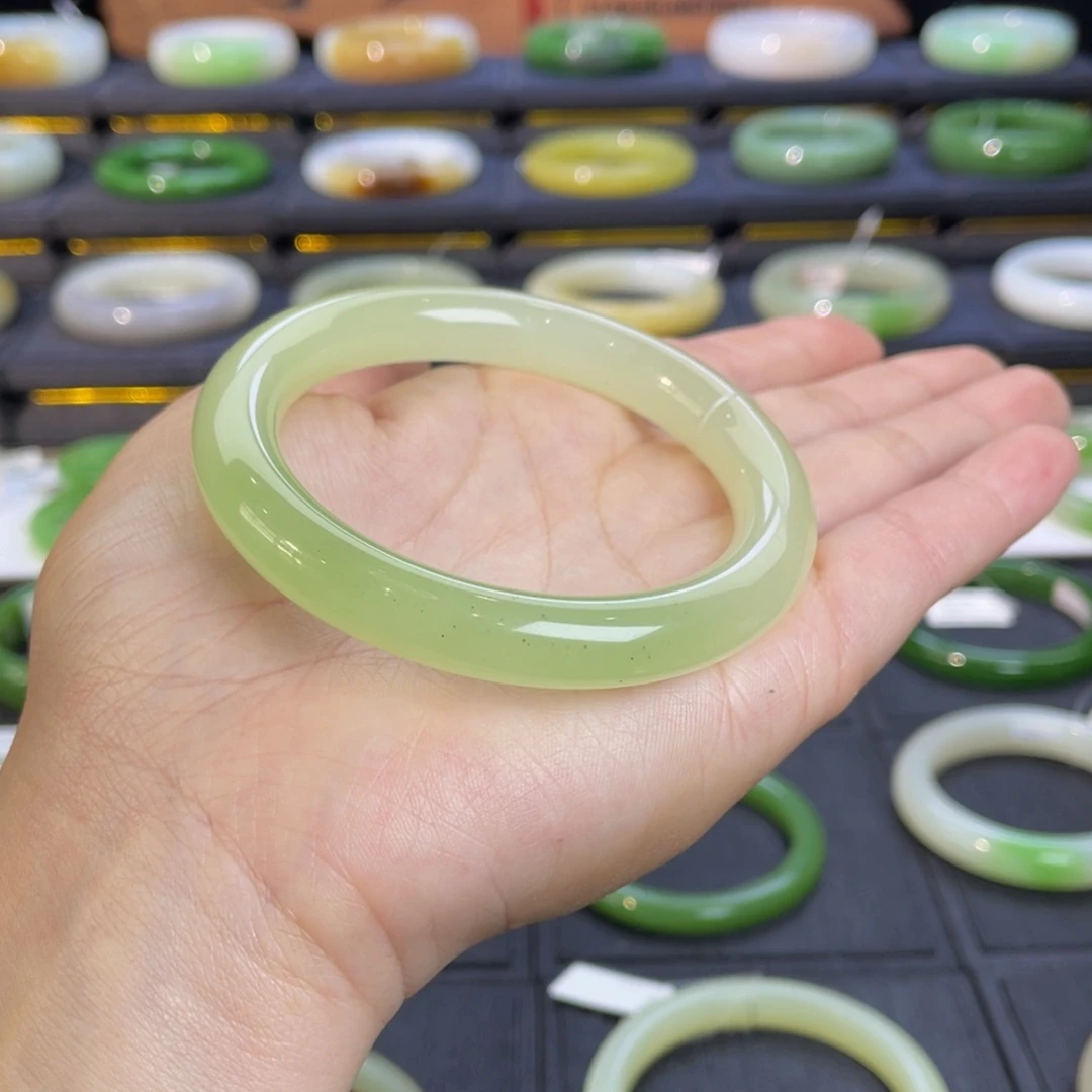 和田玉未镶嵌手镯高冰翠青手镯56