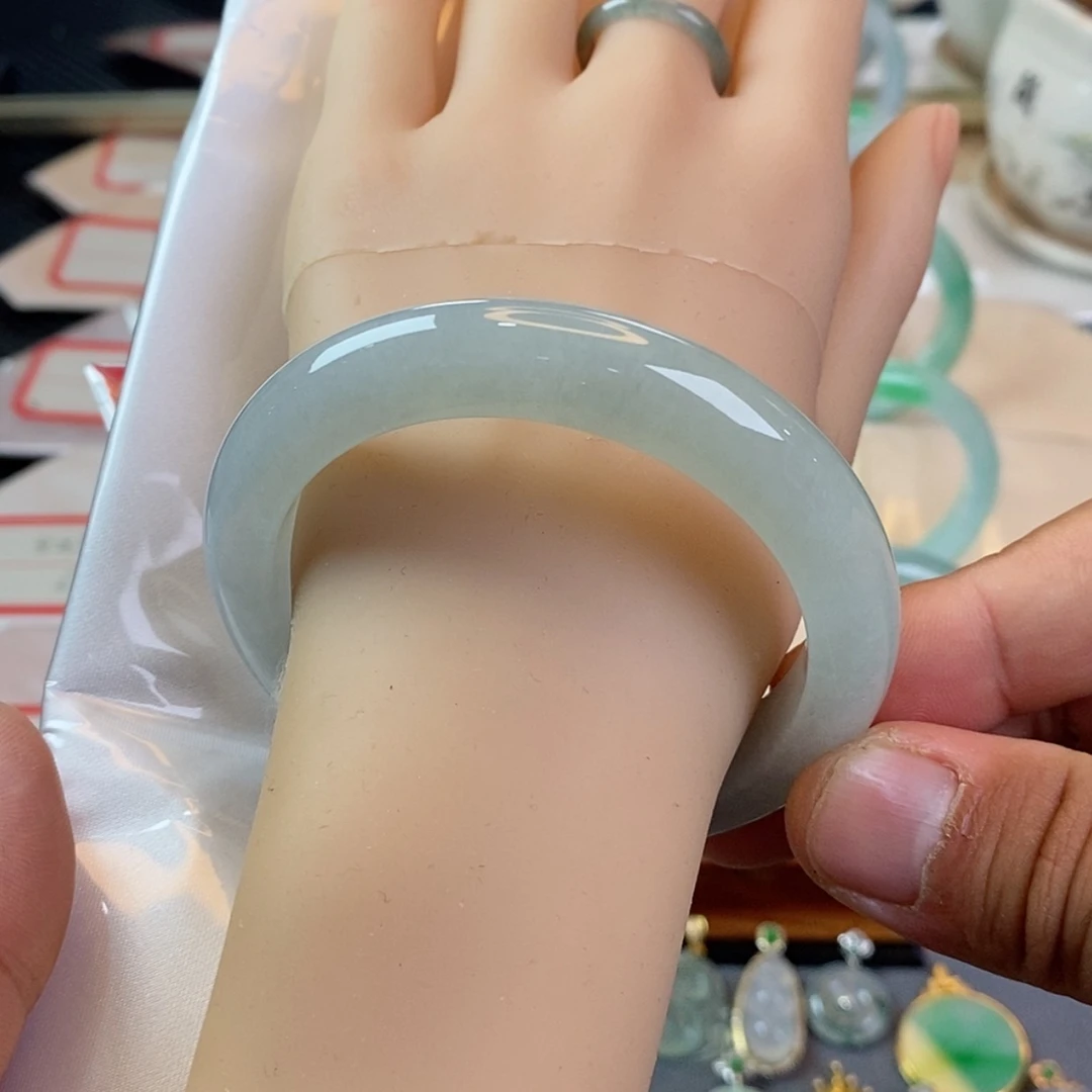 【闪购商品】未镶嵌手镯翡翠