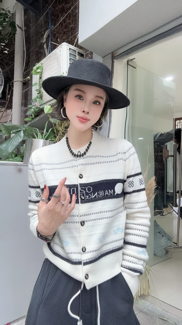 YUANJIE欧洲站新款时尚圆领条纹学院风山羊绒美丽诺毛衣开衫