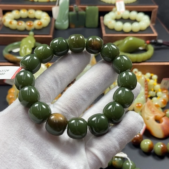 透闪石质玉未镶嵌手链