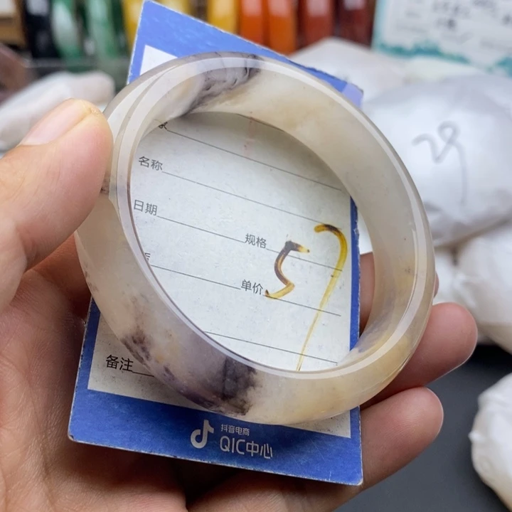 未镶嵌手镯石英质玉