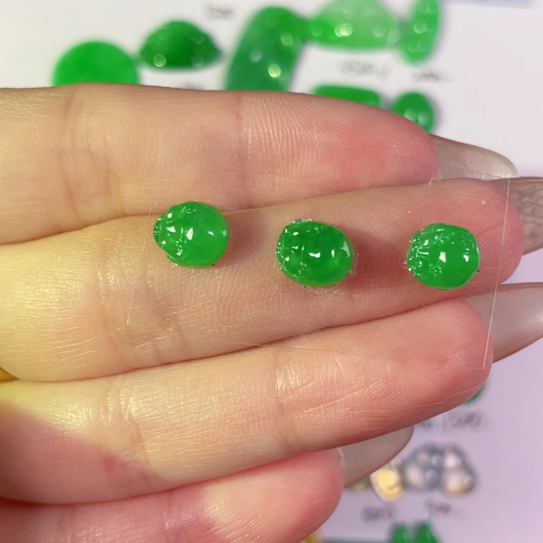 翡翠未镶嵌颈饰裸石