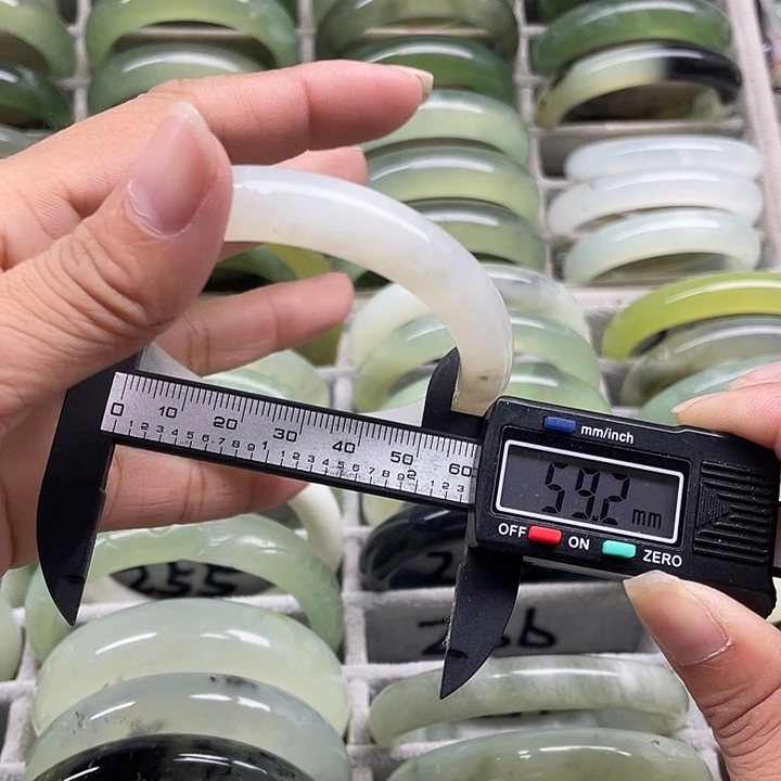 未镶嵌蛇纹石玉手镯266