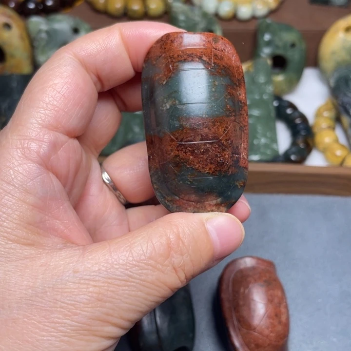 未镶嵌岫岩河磨玉（透闪石质玉）珠宝奇石戈****?