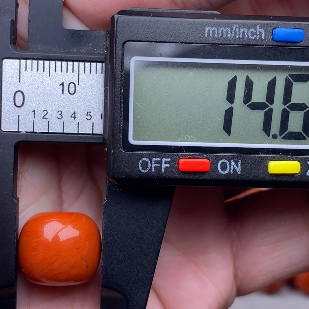 南红玛瑙配饰未镶嵌有瑕疵