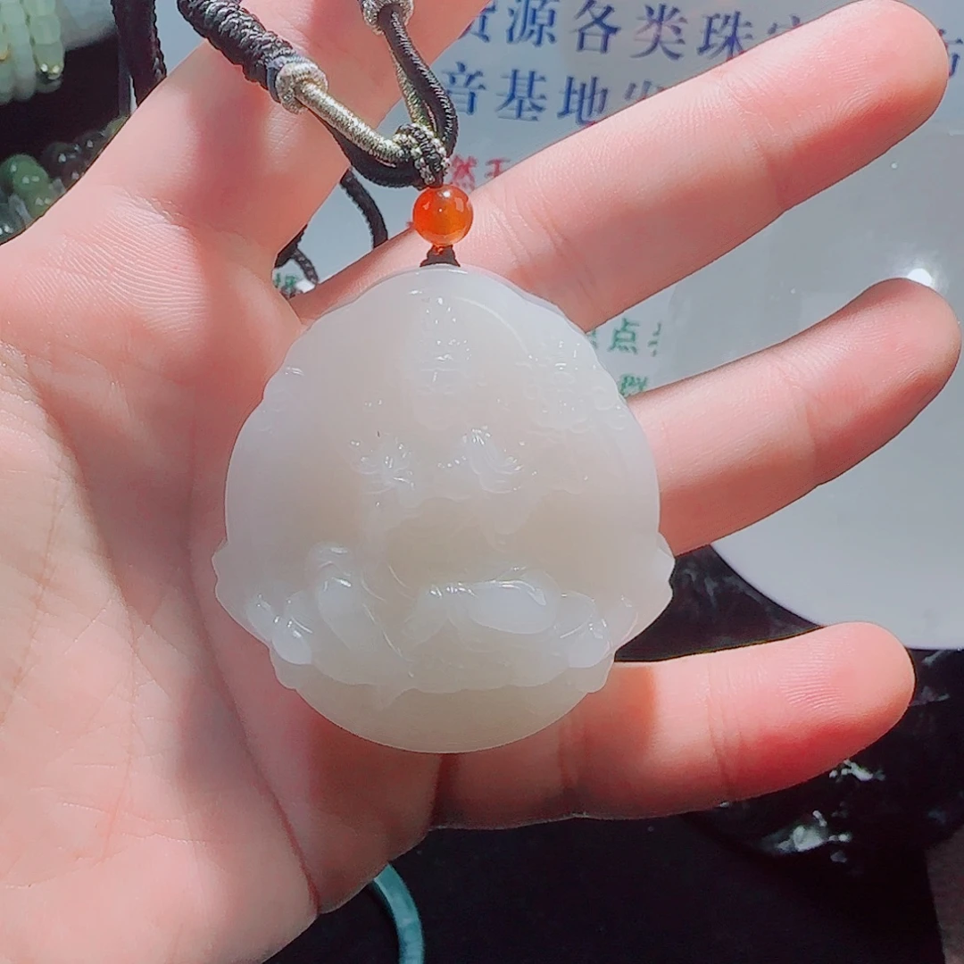 和田玉未镶嵌吊坠(赠链)