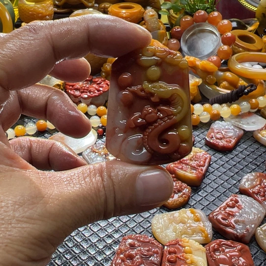 石英质玉未镶嵌颈饰