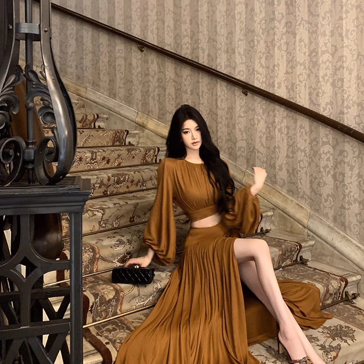 CONION 盛宴焦糖色蝙蝠袖小衫+半身裙套装