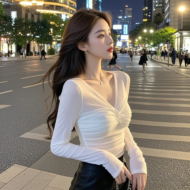 白色V领褶皱短款网纱上衣长袖打底衫春秋收腰显瘦纯欲内搭长袖T恤