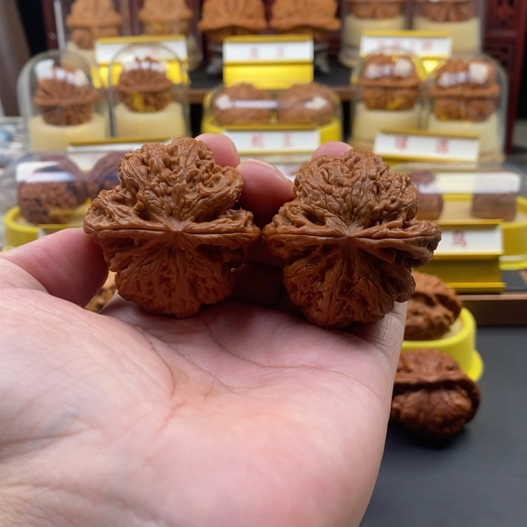 吊坠文玩核桃平谷大粗筋，全品，尺寸45