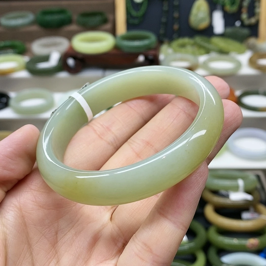【闪购商品】未镶嵌手镯和田玉