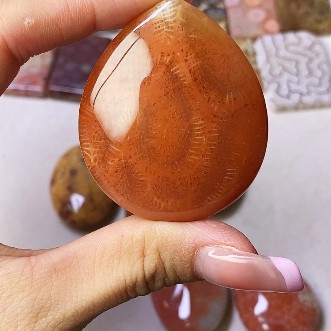 硅化玉颈饰合金嬼*