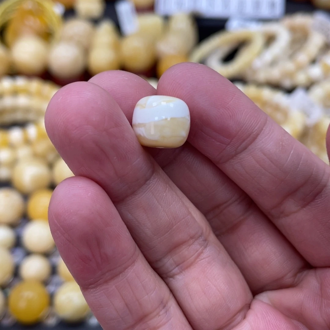 琥珀珠宝奇石未镶嵌11.4*10mm瑕疵款式瓷白妖花