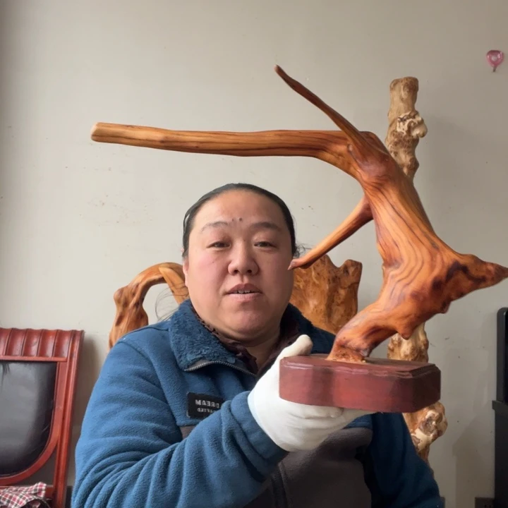 多****柏木太行崖柏摆件上车