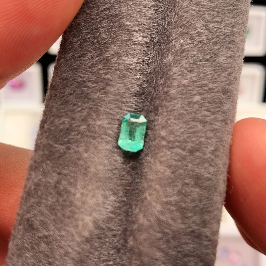 绿柱石裸石0.49ct/200