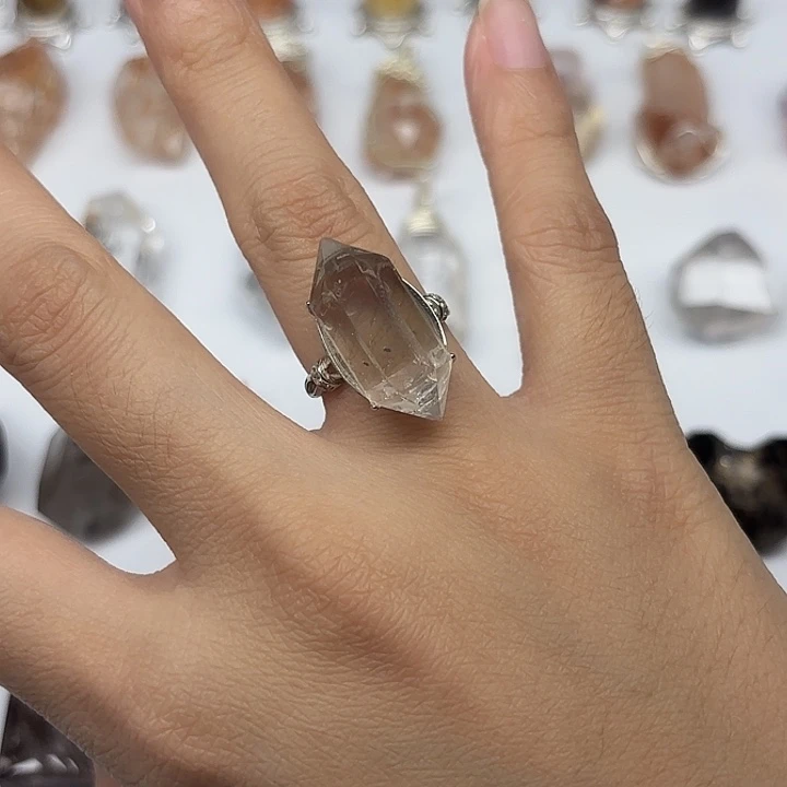 水晶戒指银S925镶嵌闪灵钻戒指