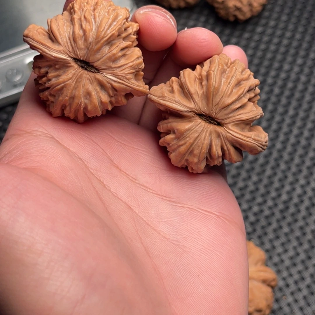 T***d吊坠文玩核桃四座楼