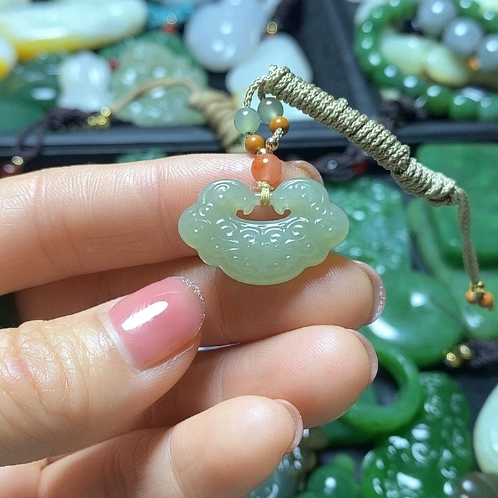 未镶嵌和田玉挂件