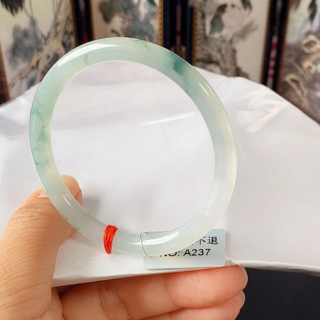 未镶嵌手镯翡翠手镯