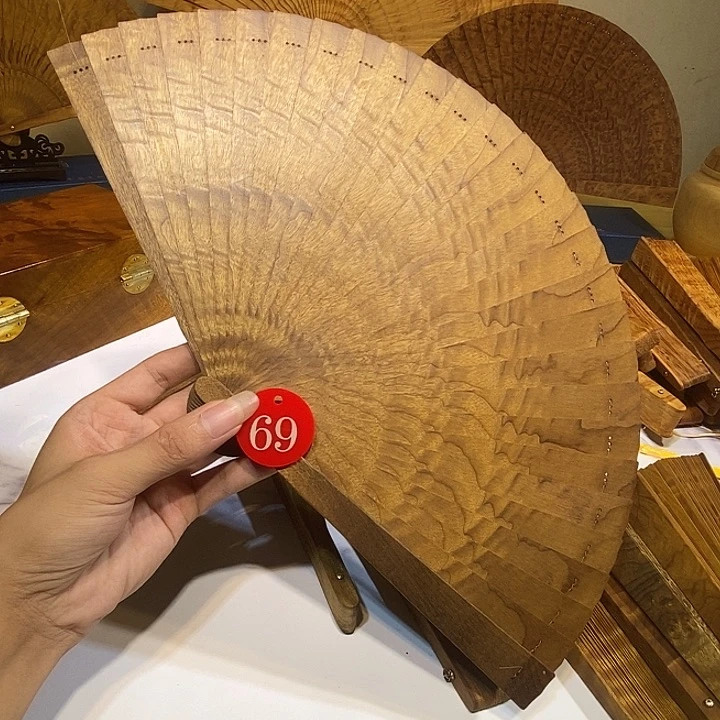 用***3扇子金丝楠木21尺寸69