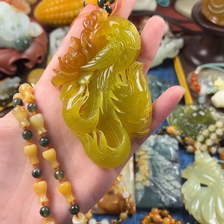 A***亮合金蛇纹石玉颈饰
