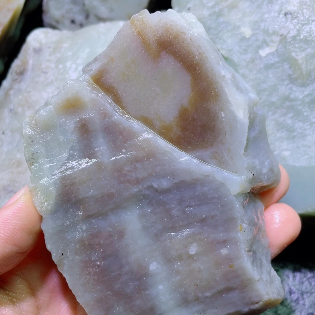 和田玉未镶嵌珠宝半成品