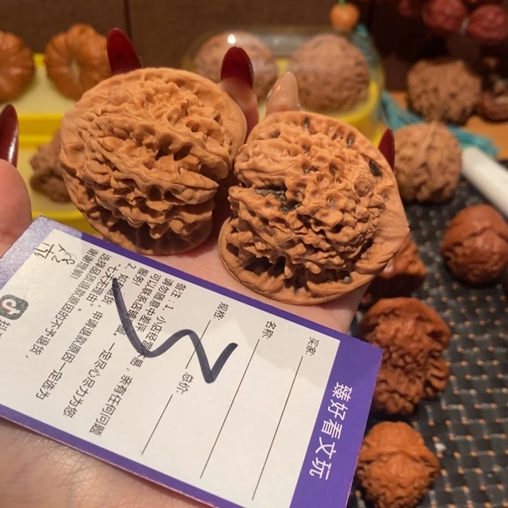 文玩核桃吊坠?****情官帽