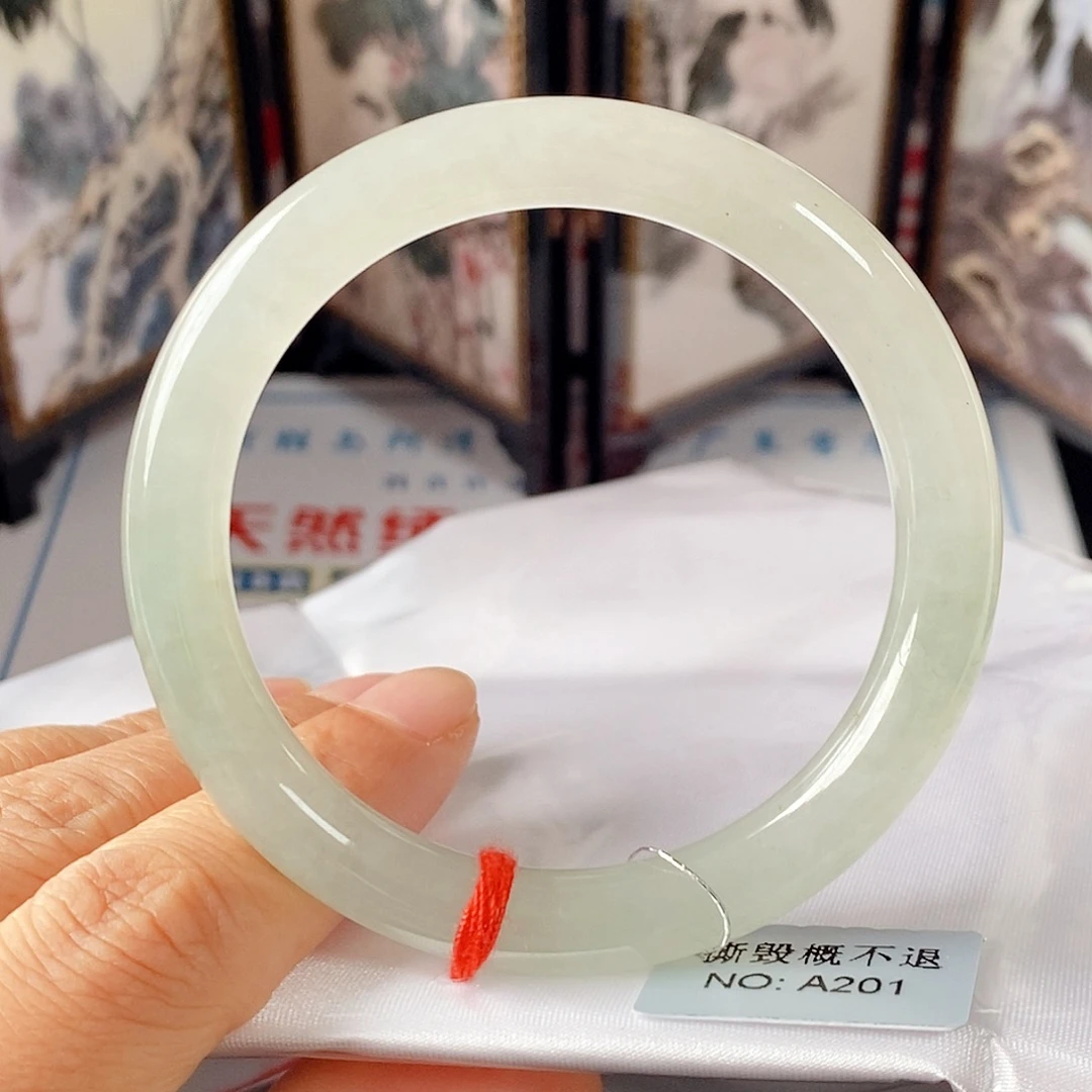 未镶嵌手镯翡翠手镯