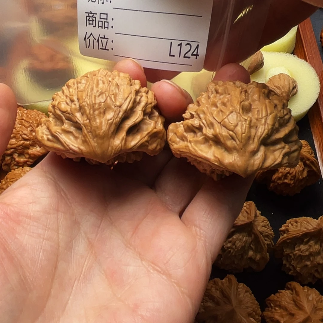 浩***e吊坠文玩核桃48眼镜蛇
