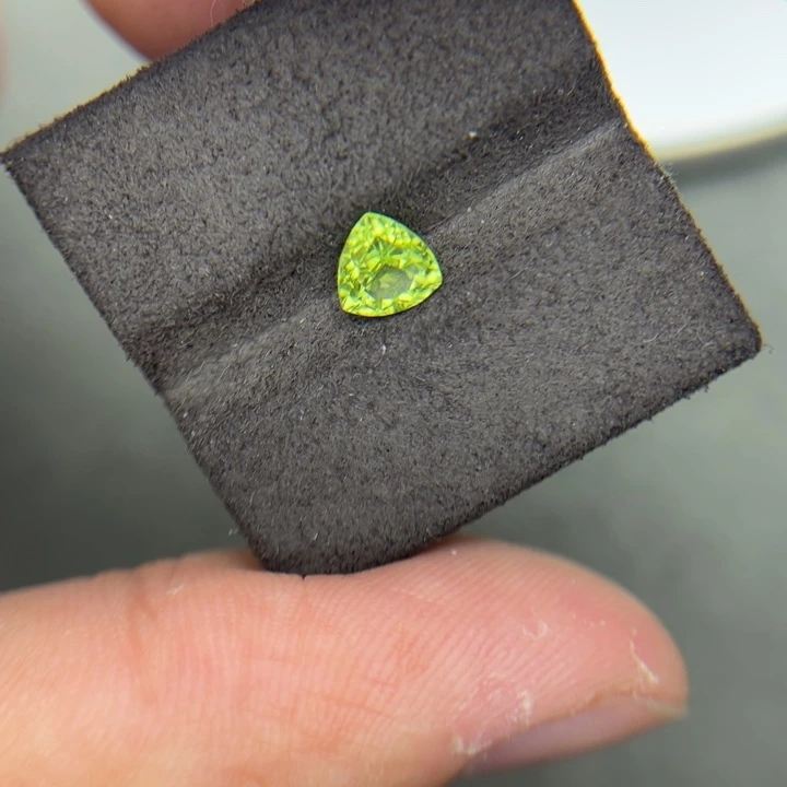 无未镶嵌橄榄石0.9橄榄石