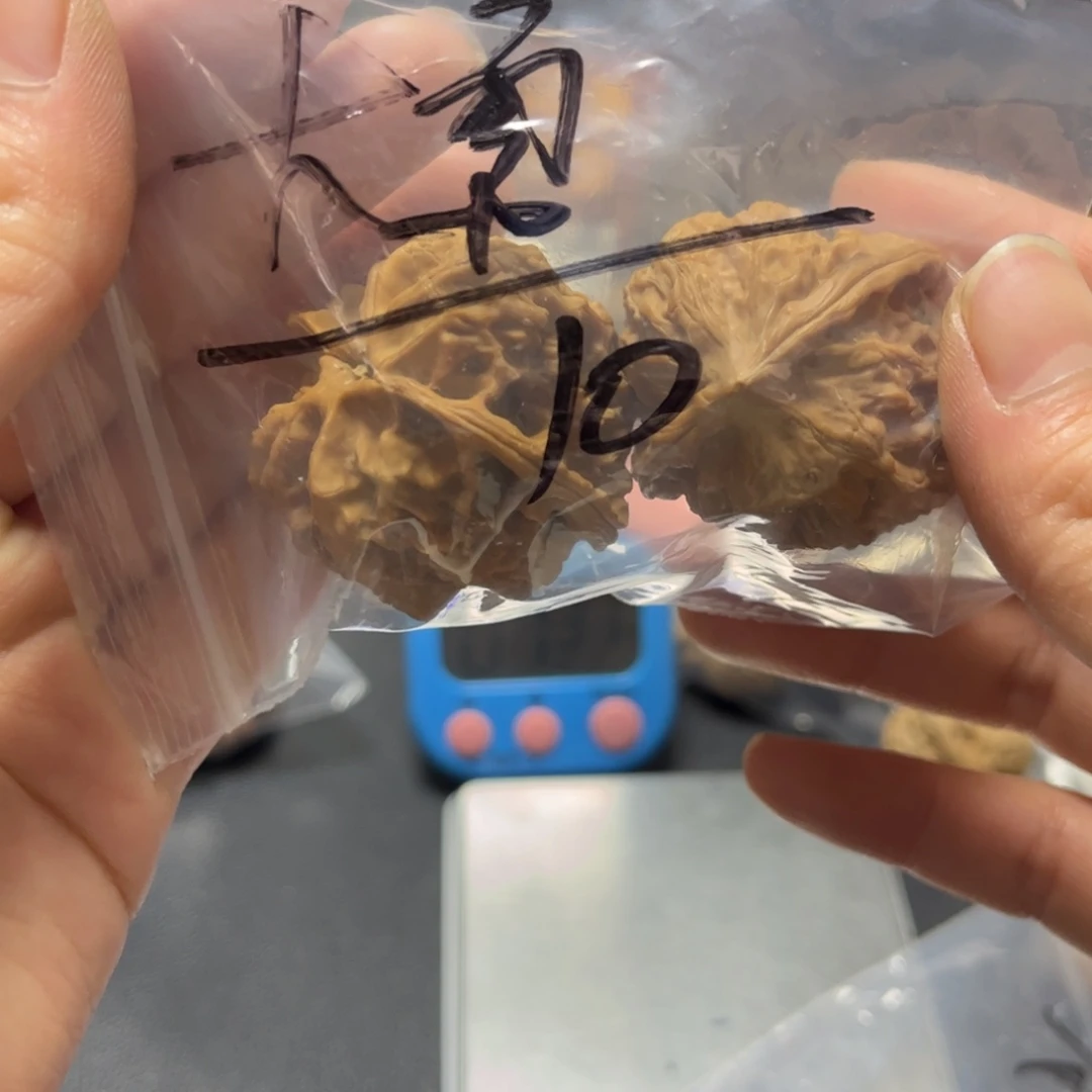 文玩核桃把件大*10带黄