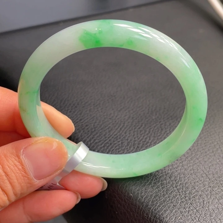 翡翠未镶嵌手镯缅甸翡翠