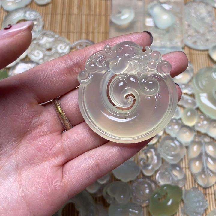 蛇纹石玉颈饰未镶嵌十*