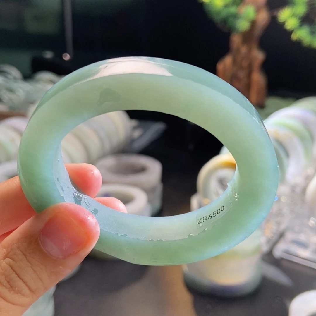 夫***泽未镶嵌翡翠手镯定制翡翠
