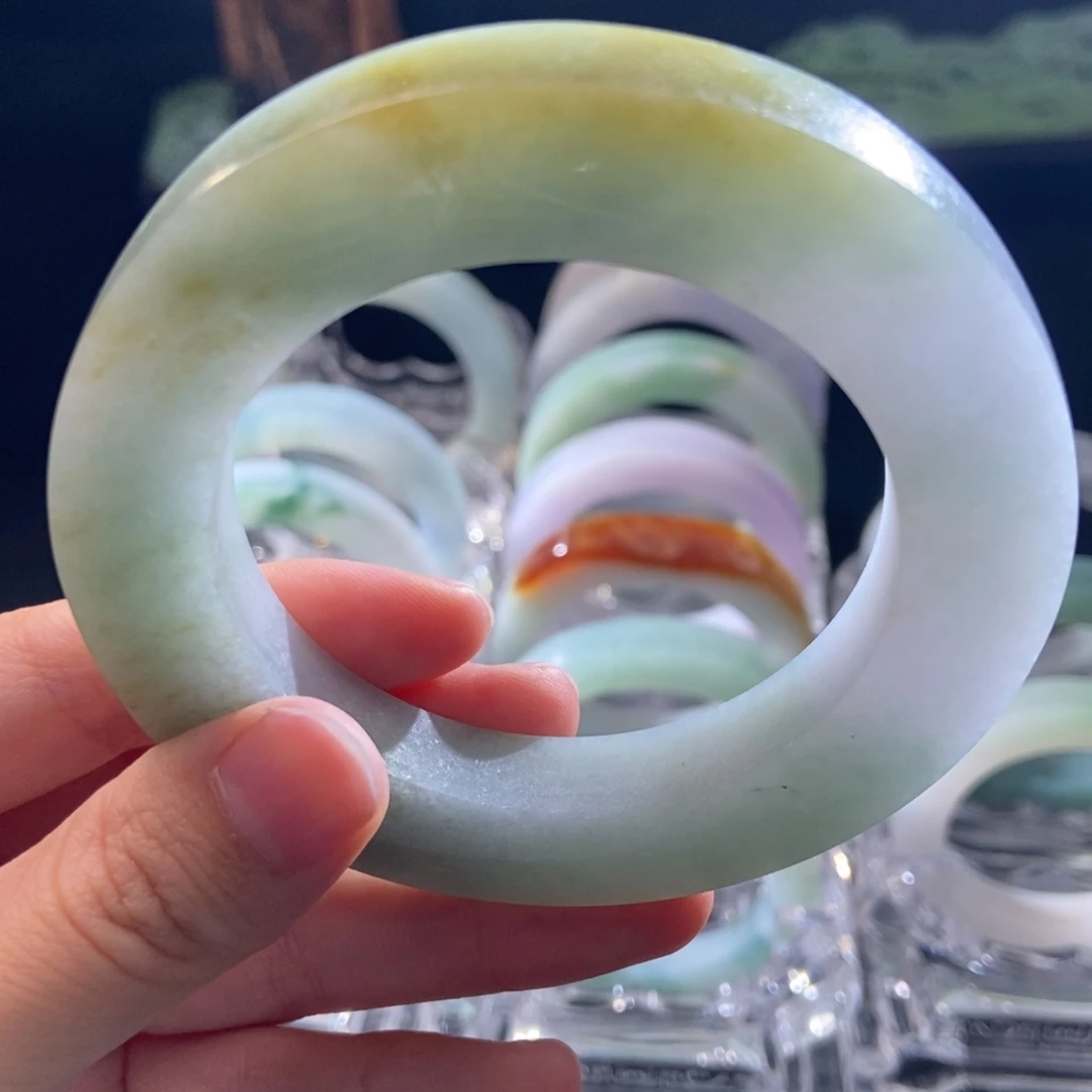 小****定制翡翠未镶嵌翡翠手镯