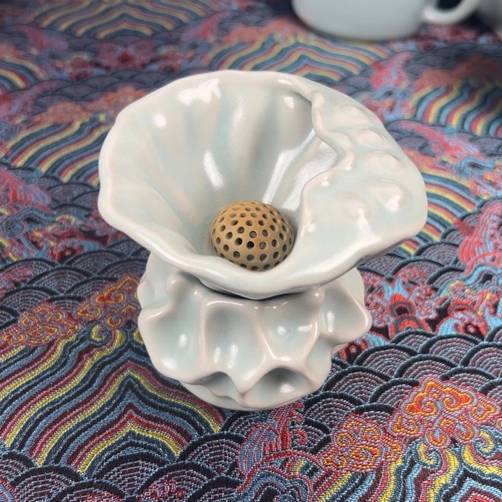 天青釉水莲蓬茶漏