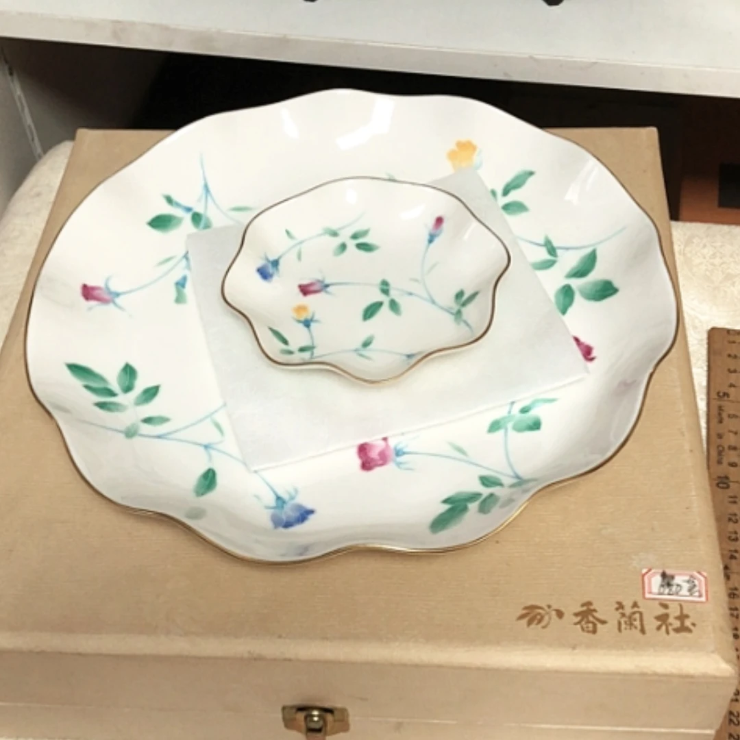 【闪购商品】碗一大五小骨瓷盘