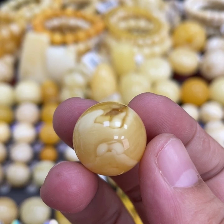 蜜蜡未镶嵌裸石18.7mm瑕疵妖花