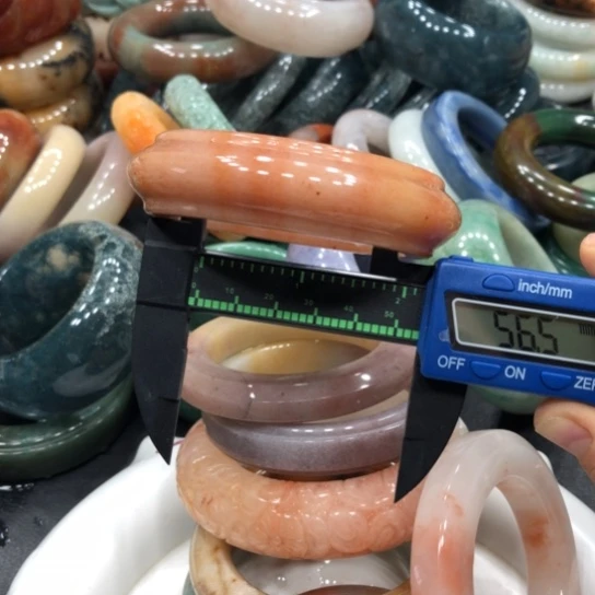 未镶嵌石英质玉珠宝半成品41