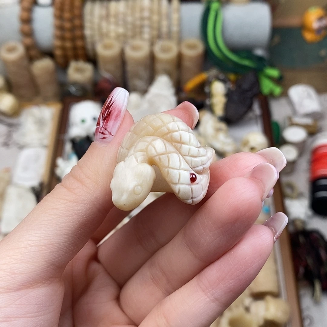 鹿骨把件?****子M5马骨雕刻的蛇跑环16➕